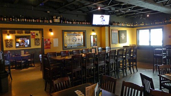 Bottlescrew Bill's Pub / Buzzards Restaurant & Bar