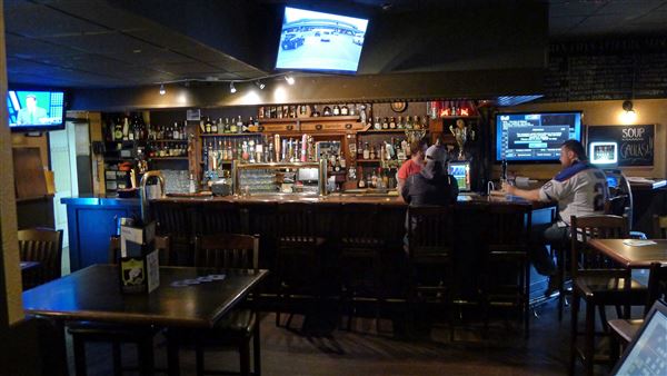 Bottlescrew Bill's Pub / Buzzards Restaurant & Bar