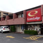 Econo Lodge - Motel Village